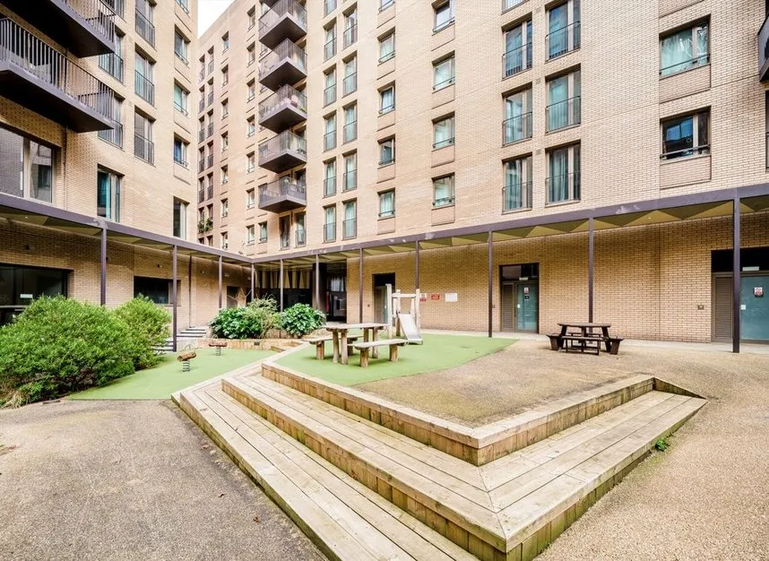 York Way, King's Cross, N1C, photo 8