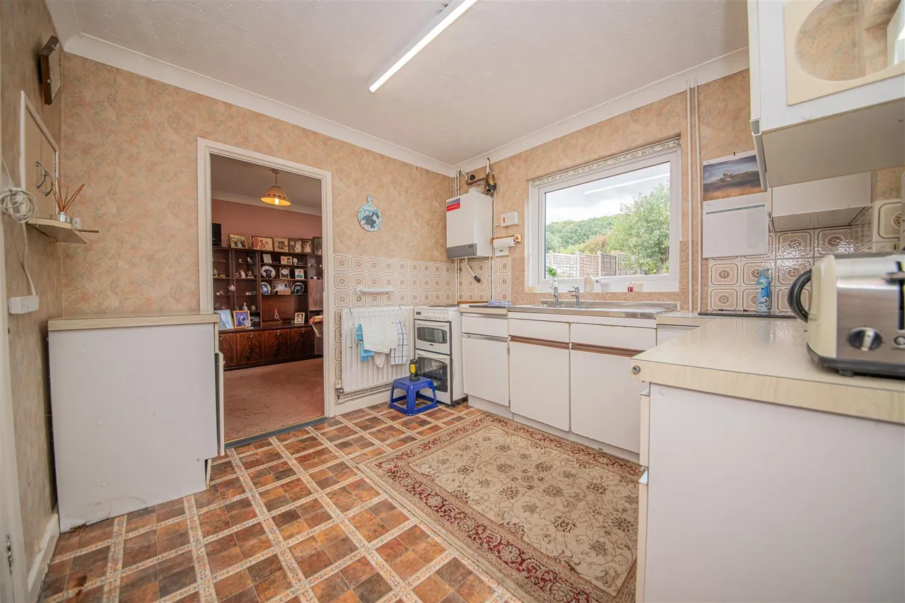 Underwood Road, Bishopstoke, Eastleigh, SO50 6FX, photo 3