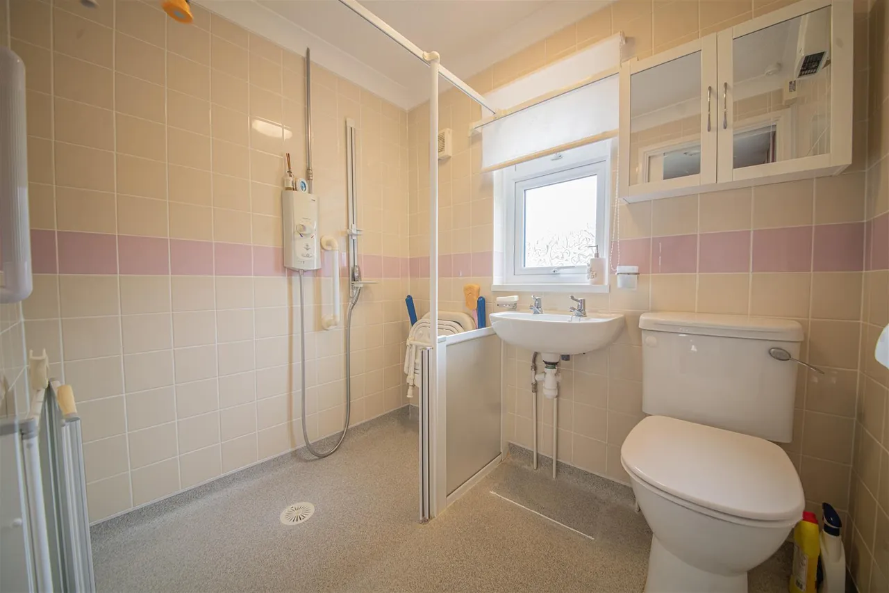 Underwood Road, Bishopstoke, Eastleigh, SO50 6FX, photo 8