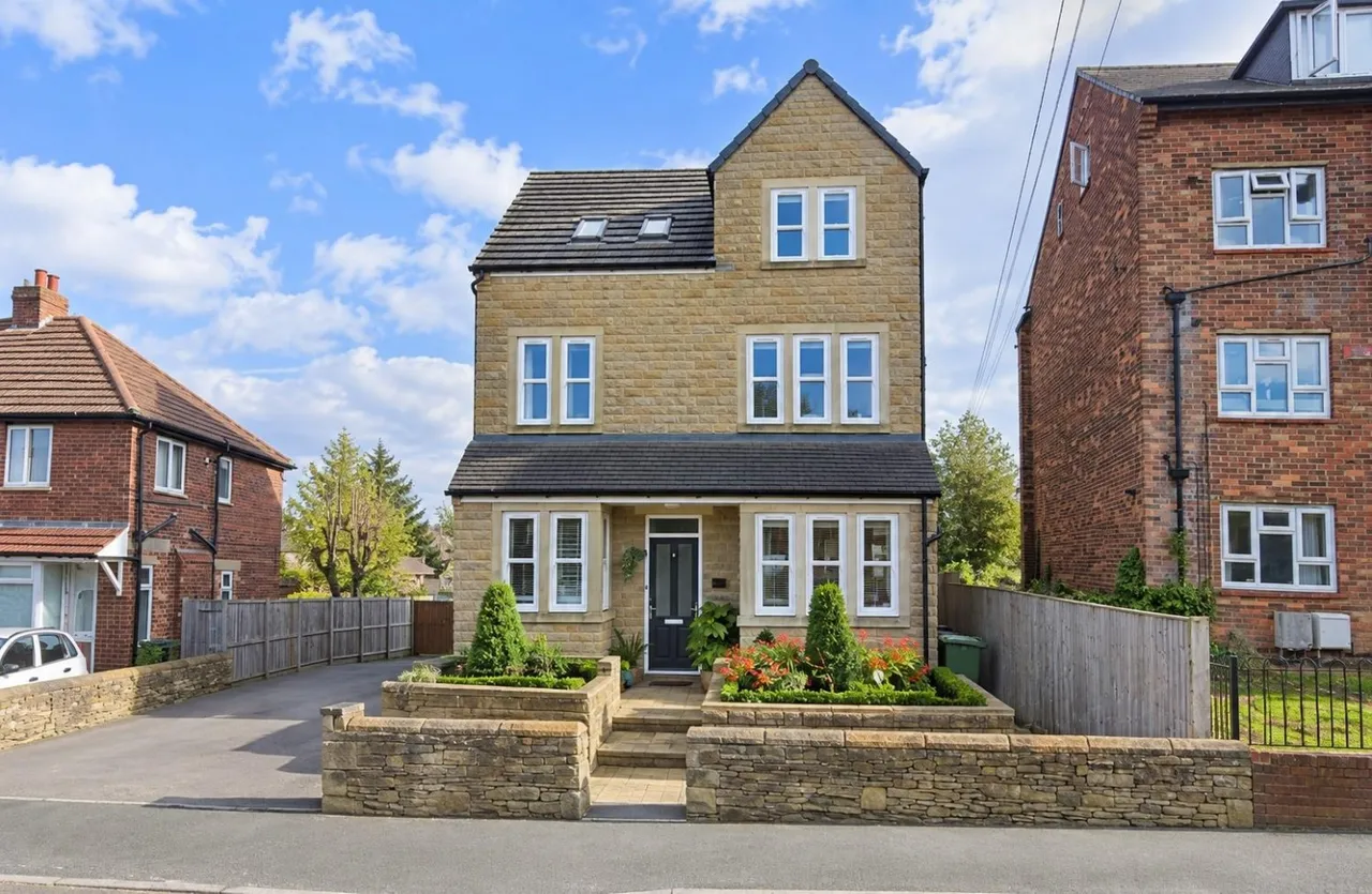 3 bed house for sale — Clifton Road, Pudsey