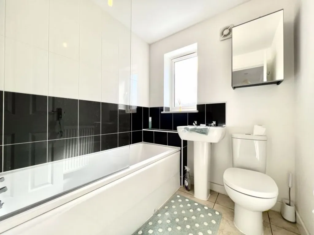 Ramsay Road, Calne, photo 11