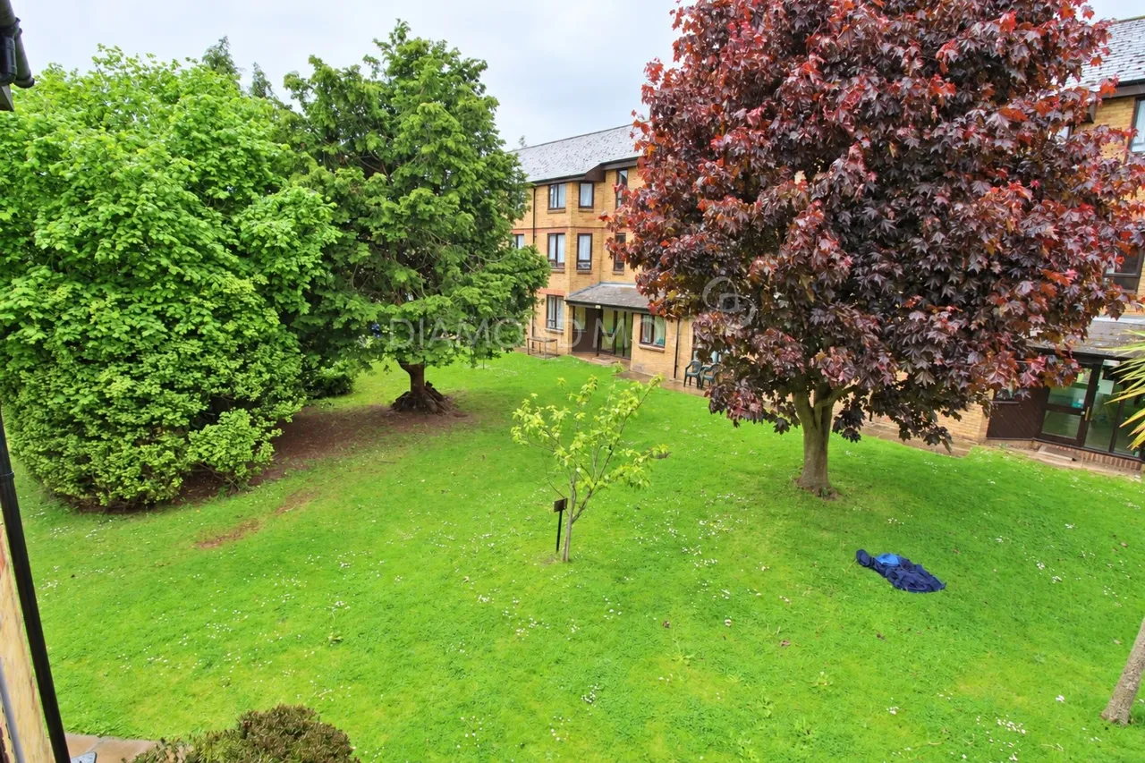 St. Stephens Road, Hounslow, TW3, photo 9