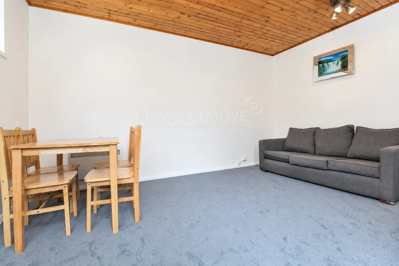 St. Stephens Road, Hounslow, TW3, photo 4