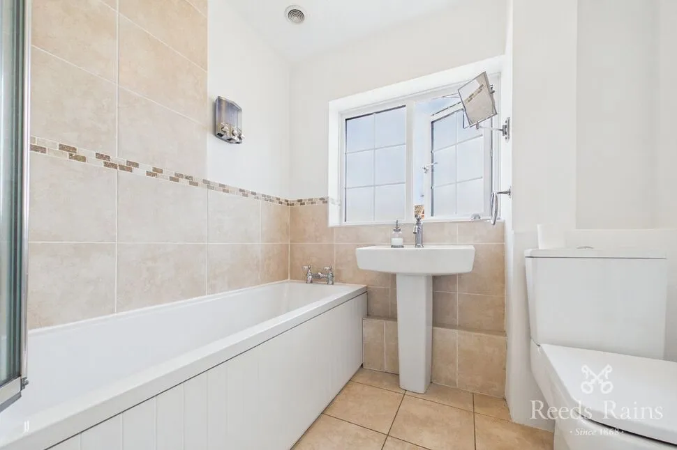 Yarwell Drive, Maltby, Rotherham, S66, photo 8