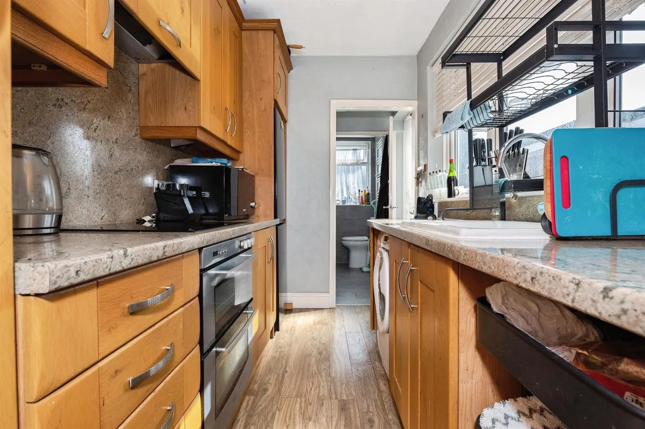 Gipsy Lane, Grays, RM17, photo 5