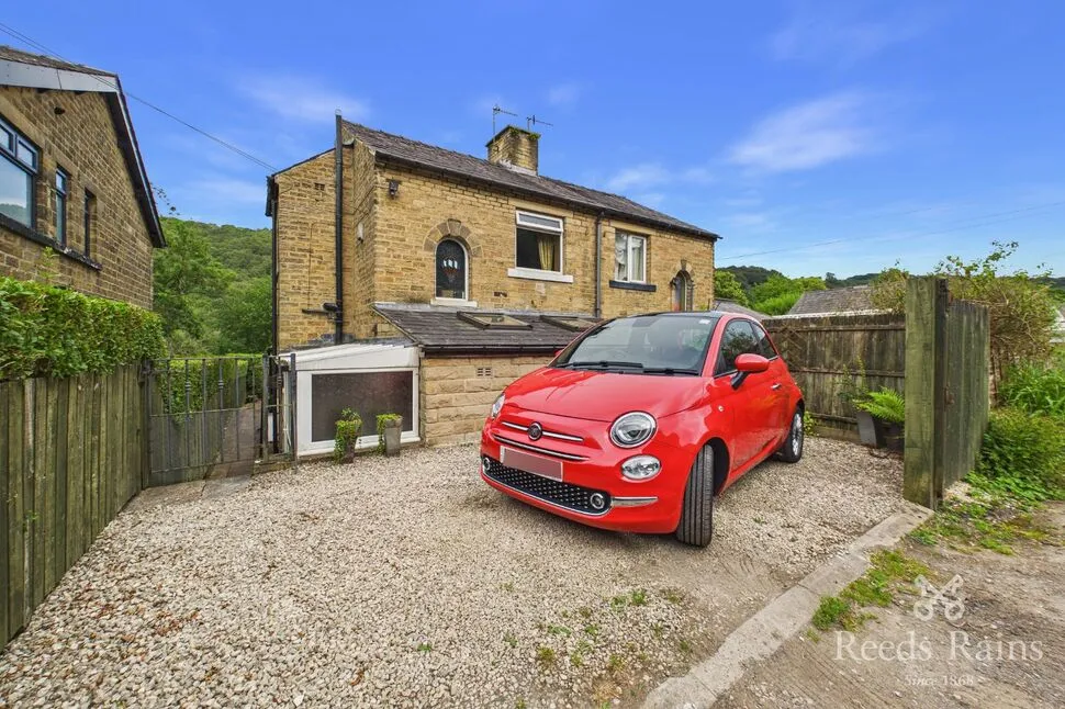 2 bed house for sale — Halifax Road, Triangle, West Yorkshire, HX6