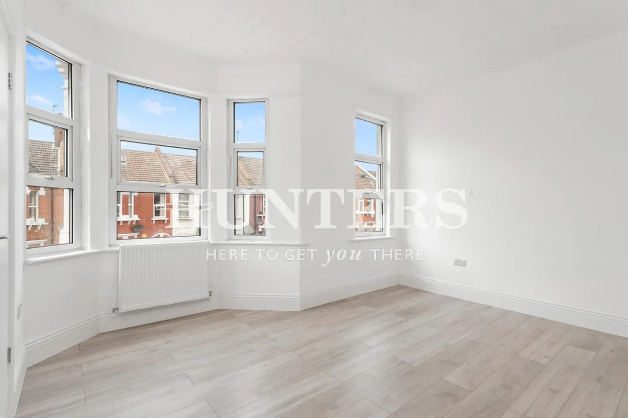 Mora Road, London, NW2, photo 6