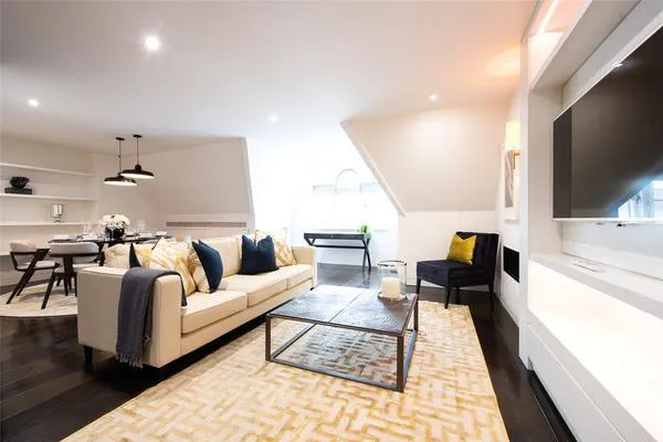 2 bed property to rent, Duke Street, Mayfair, W1K