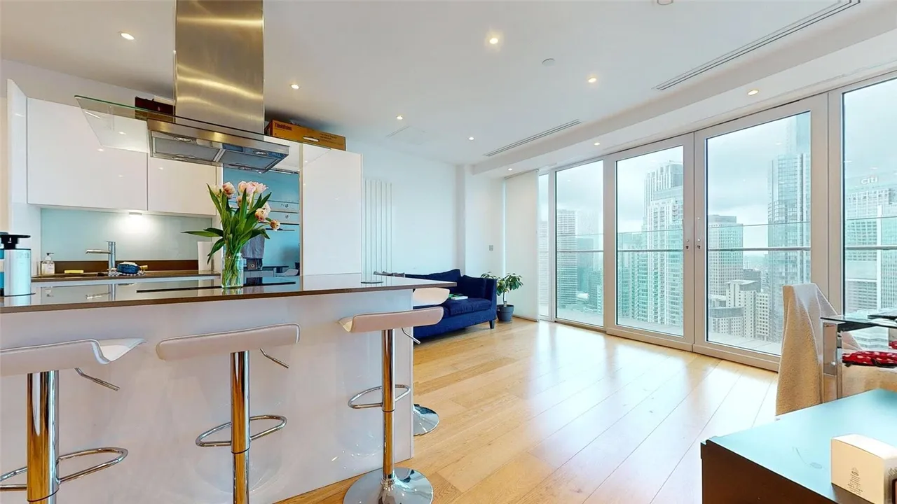 Crossharbour Plaza, London, E14, photo 8