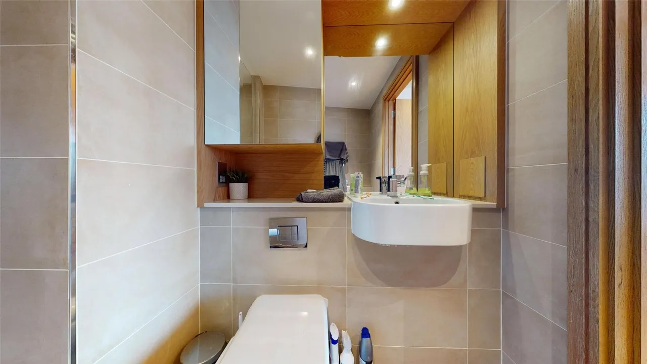 Crossharbour Plaza, London, E14, photo 18