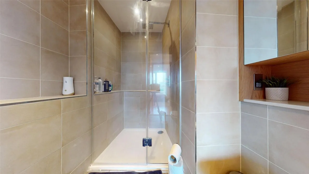 Crossharbour Plaza, London, E14, photo 19