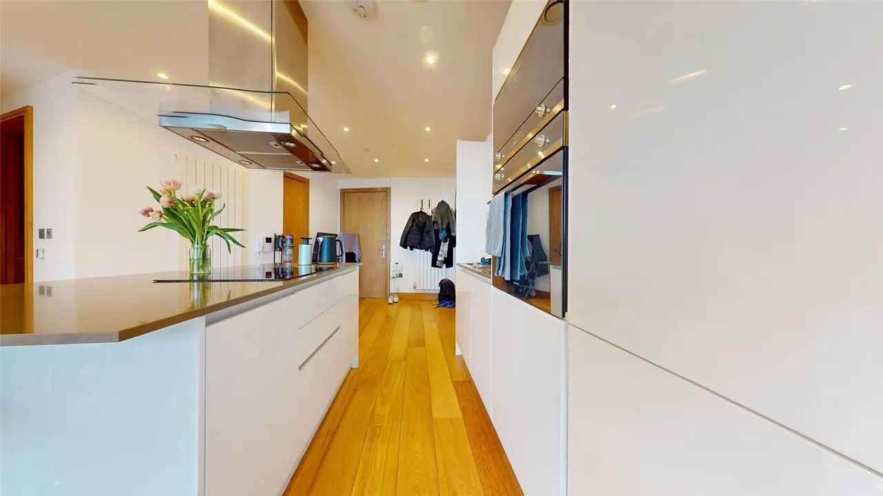 Crossharbour Plaza, London, E14, photo 9