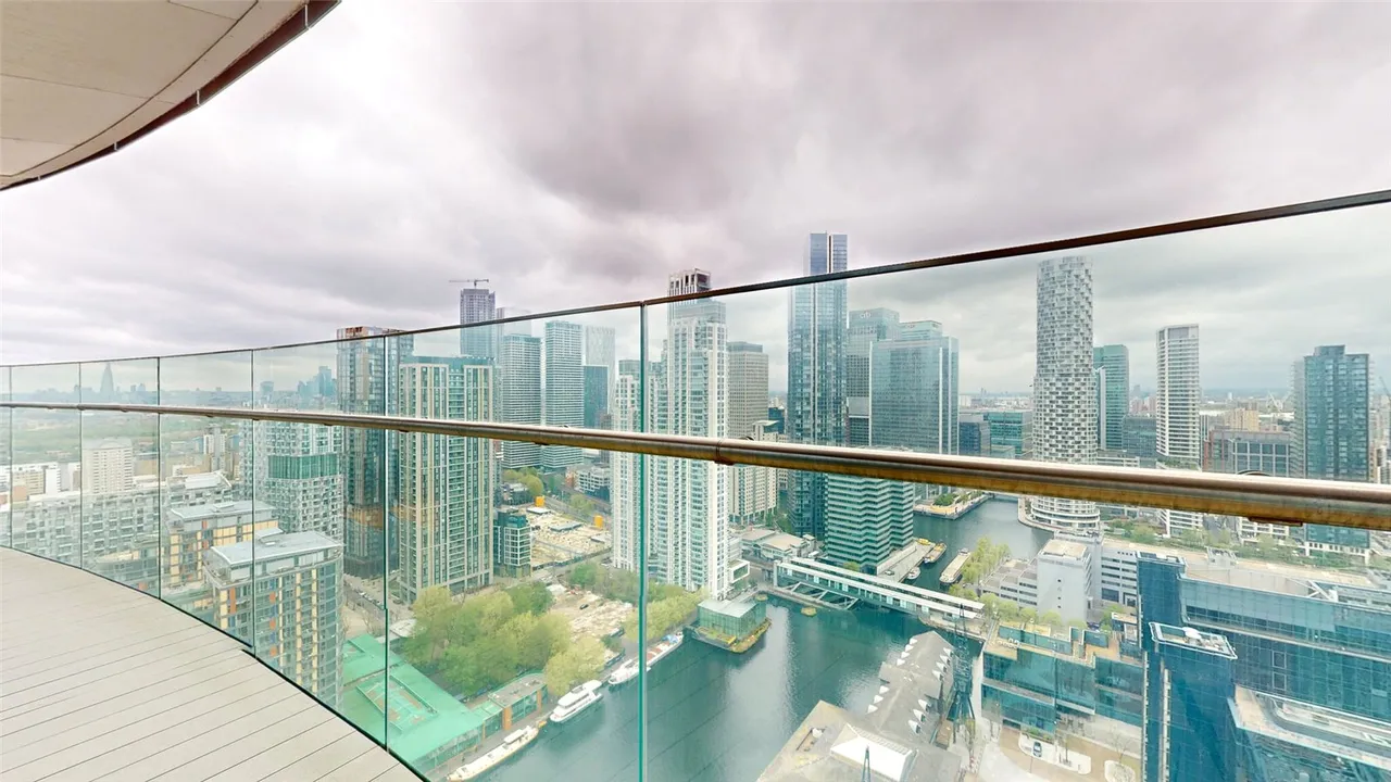 Crossharbour Plaza, London, E14, photo 12
