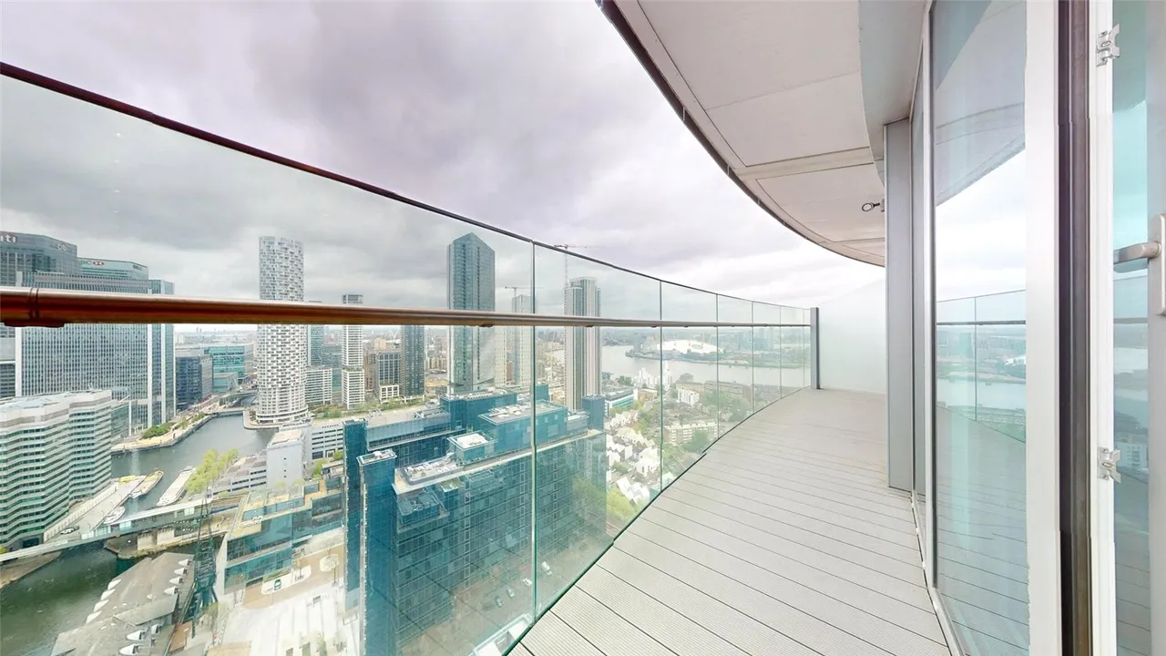 Crossharbour Plaza, London, E14, photo 10