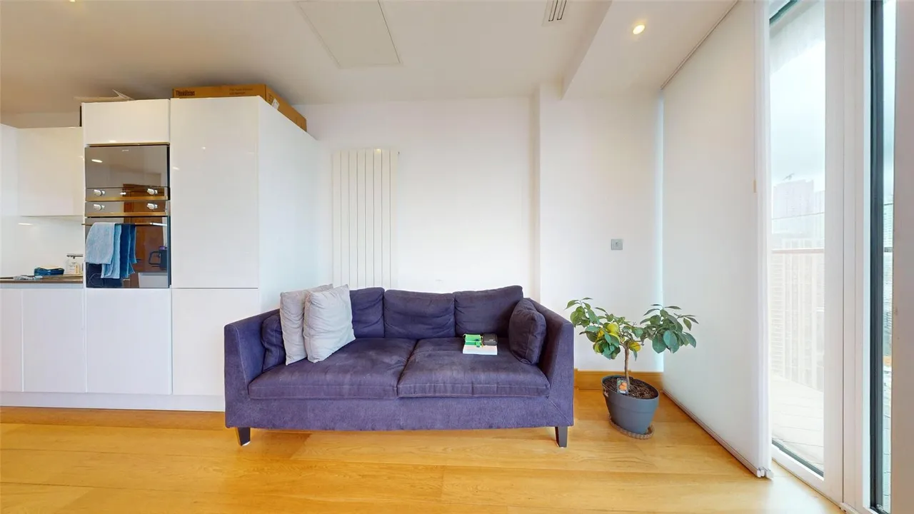 Crossharbour Plaza, London, E14, photo 5