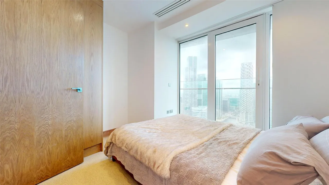 Crossharbour Plaza, London, E14, photo 15