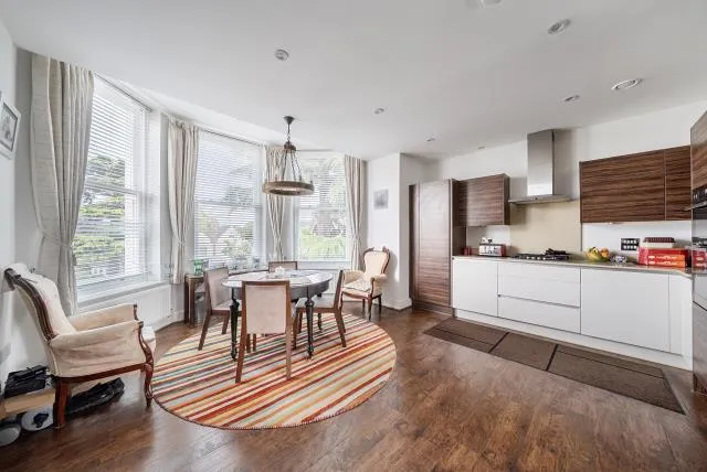 Blumenthal Close, Isleworth, TW7, photo 2