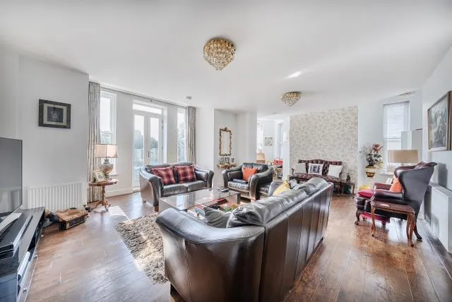 Blumenthal Close, Isleworth, TW7, photo 3