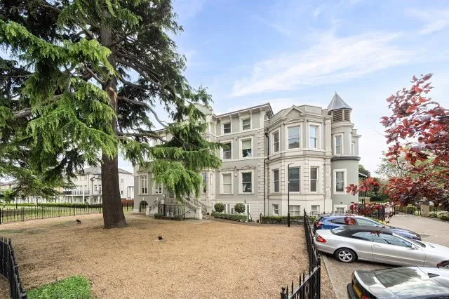 2 bed flat for sale, Blumenthal Close, Isleworth, TW7