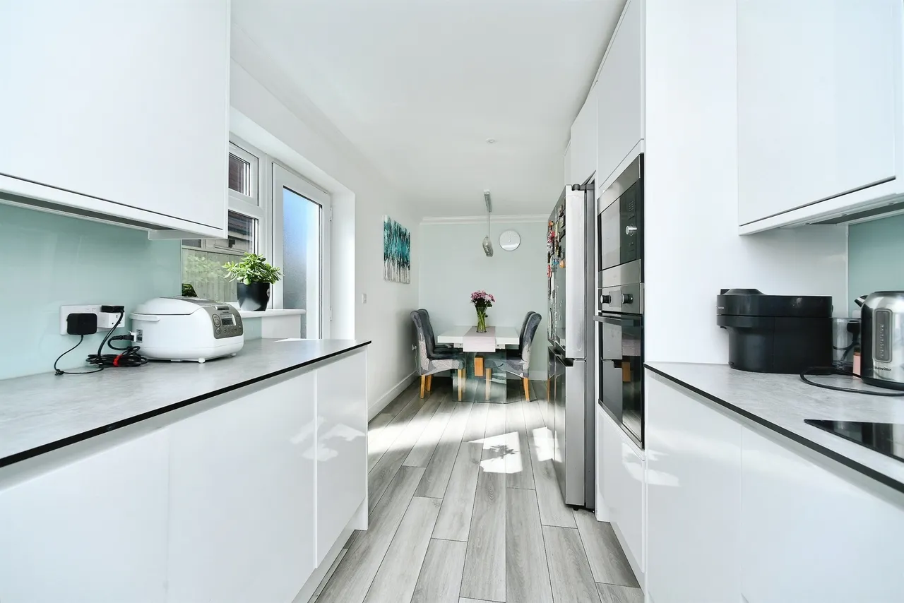 Friars Avenue, Peacehaven, BN10, photo 3