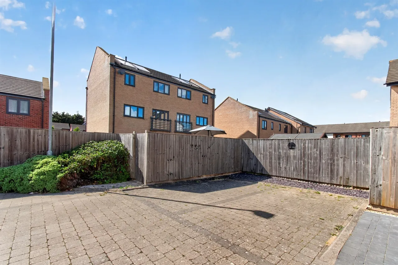 Hawksbill Way, Peterborough, PE2, photo 24