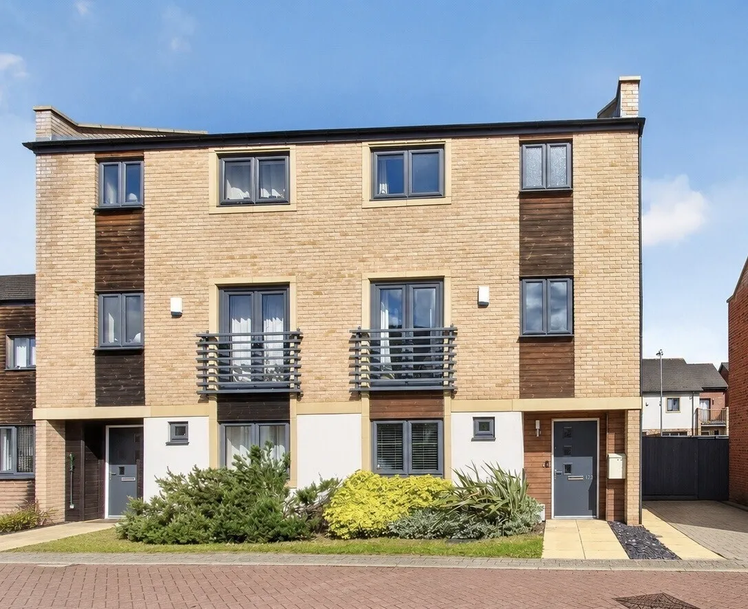 3 bed house for sale, Hawksbill Way, Peterborough, PE2