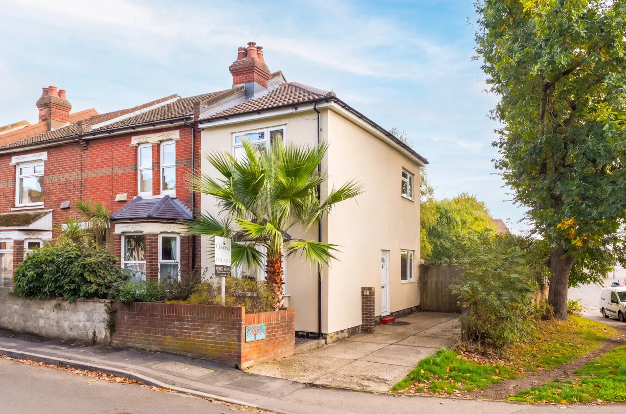 3 bed house for sale, Foundry Lane, Freemantle, SO15