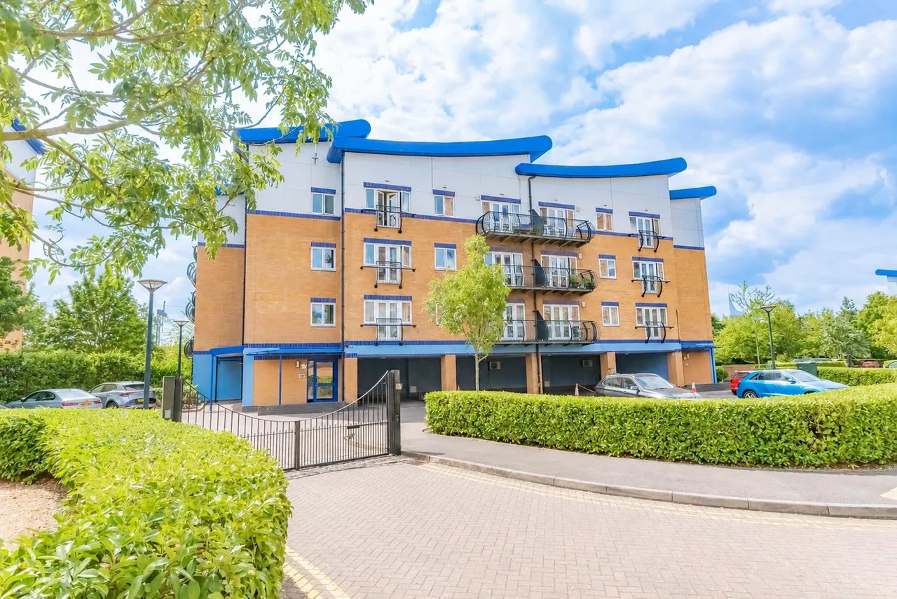 2 bed flat to rent, Napier Road, Reading