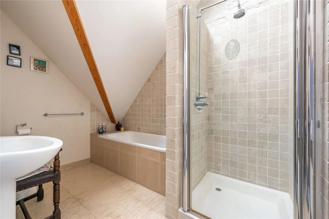 Ockley Road, Beare Green, RH5, photo 23