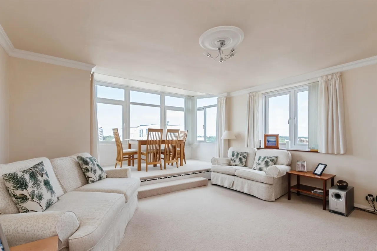 West Cliff Road, Bournemouth, BH2, photo 2
