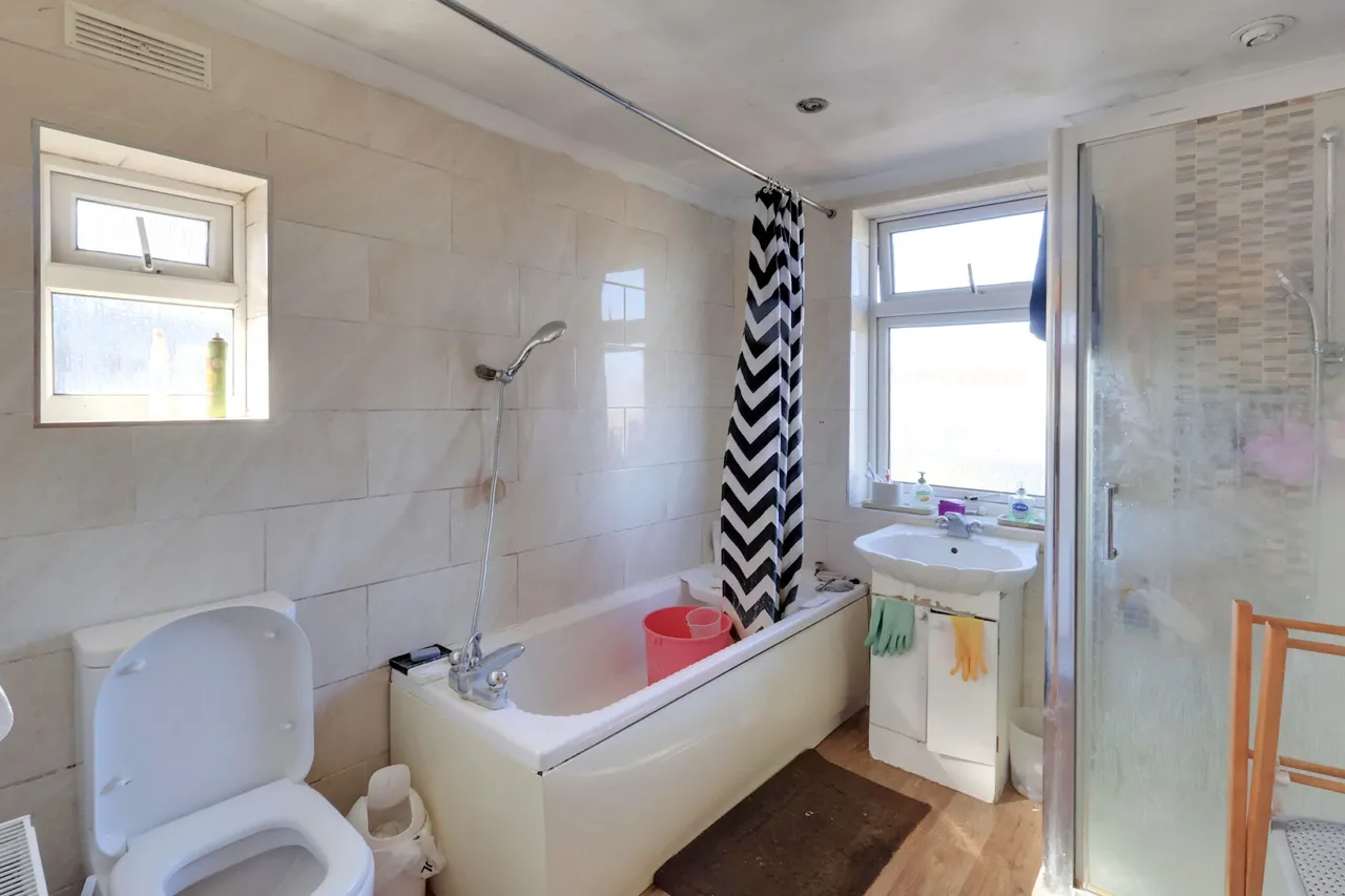 Midholm Road, Croydon, Croydon, CR0 8AN, photo 9