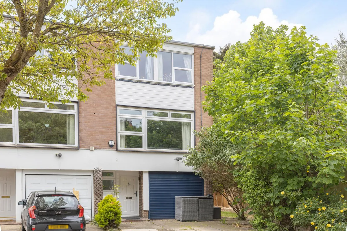 4 bed house for sale, Montpelier Road, London, W5