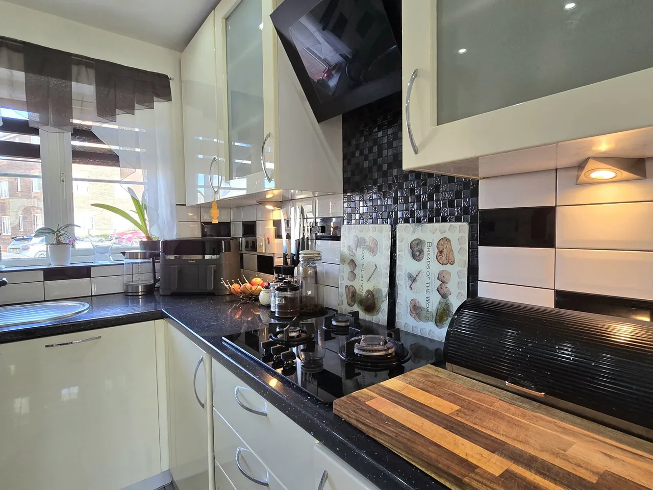Lowry Close, Corby, NN18, photo 3