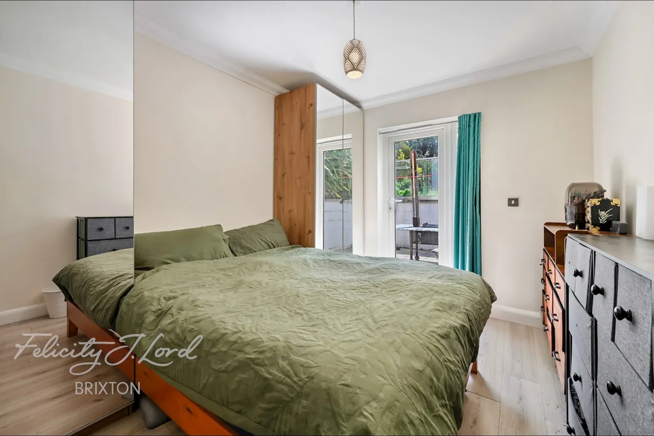 Millbrook Road, London, photo 5