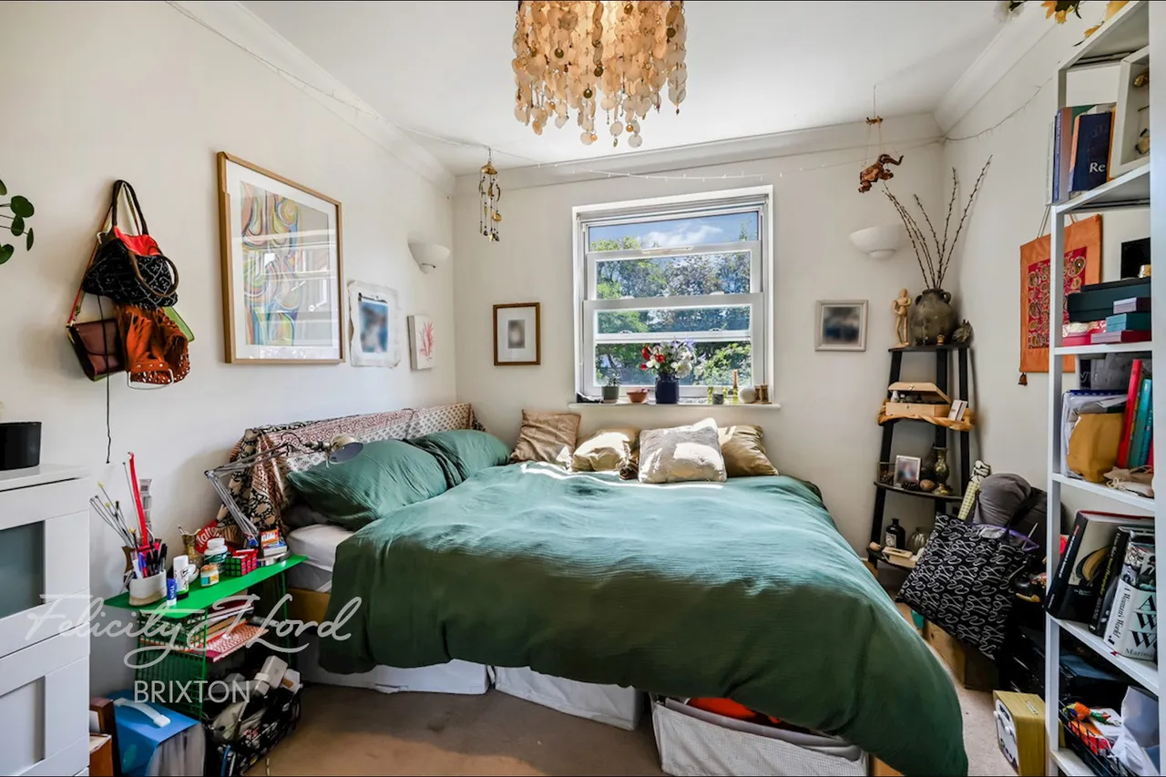 Millbrook Road, London, photo 6