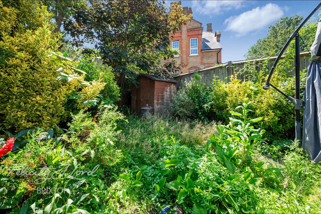Millbrook Road, London, photo 11