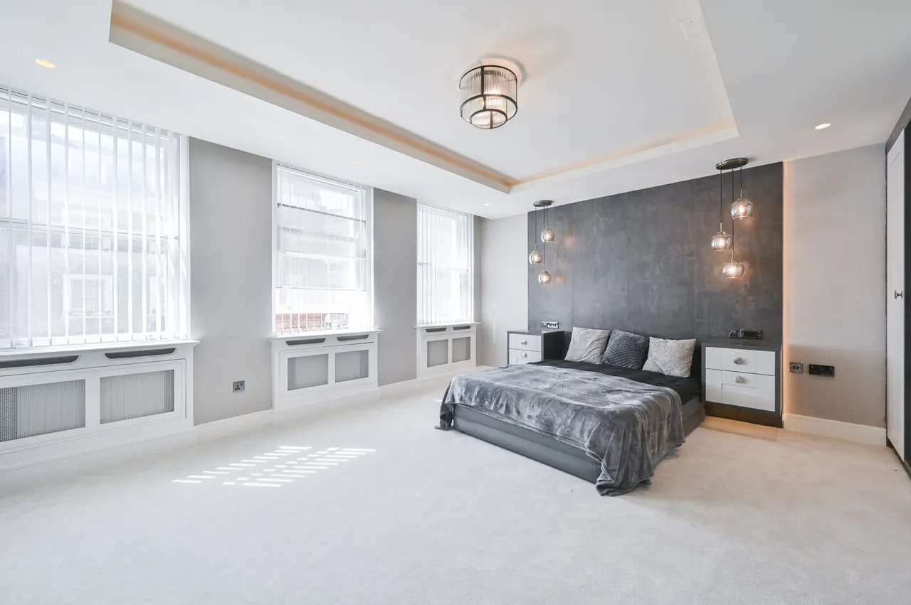 3 bed flat to rent, London, W1H