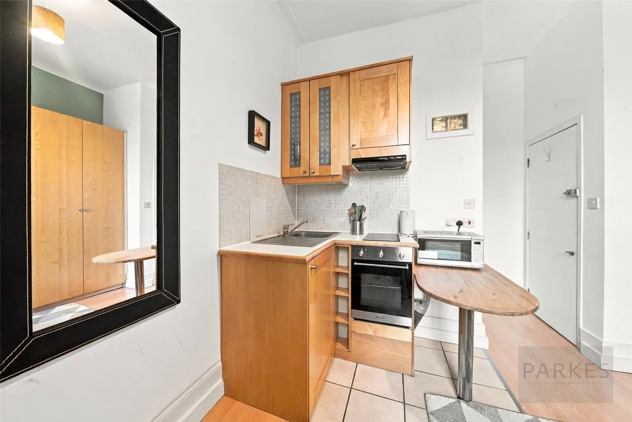 Belgrave Road, London, SW1V 2BL, photo 2