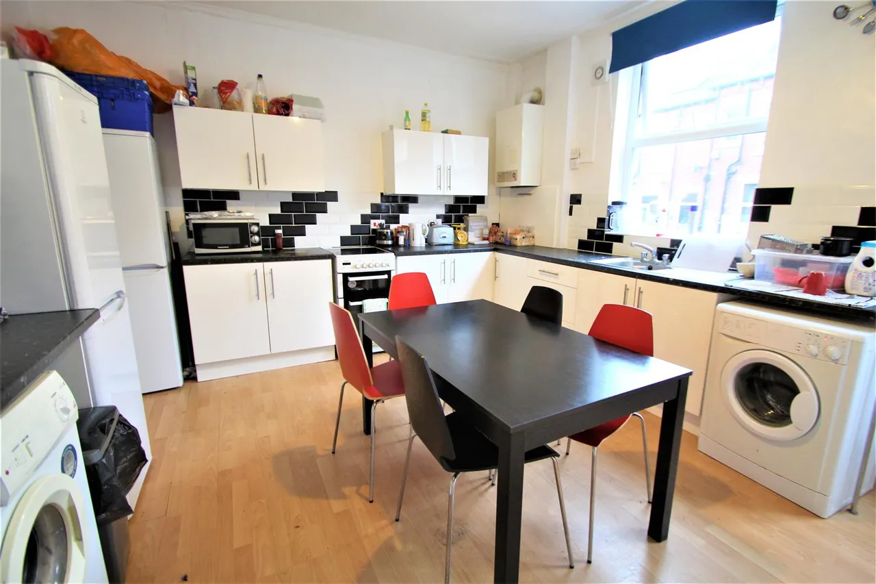 Ash Road, Headingley, LS6, photo 2