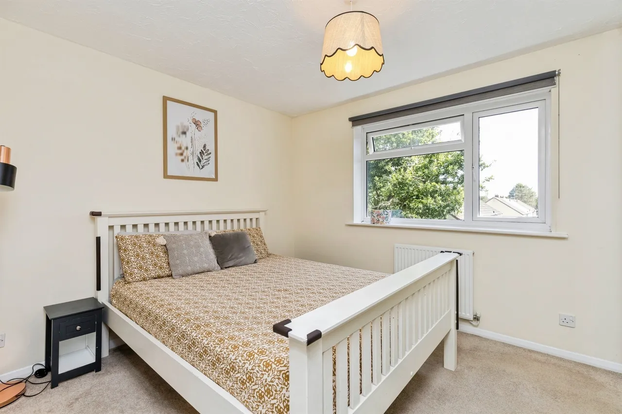 Vancouver Drive, Crawley, RH11, photo 10