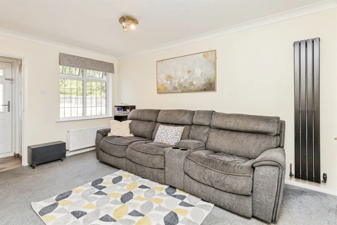 Vancouver Drive, Crawley, RH11, photo 7