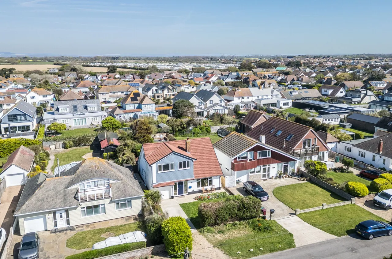 Marine Drive West, West Wittering, PO20, photo 28