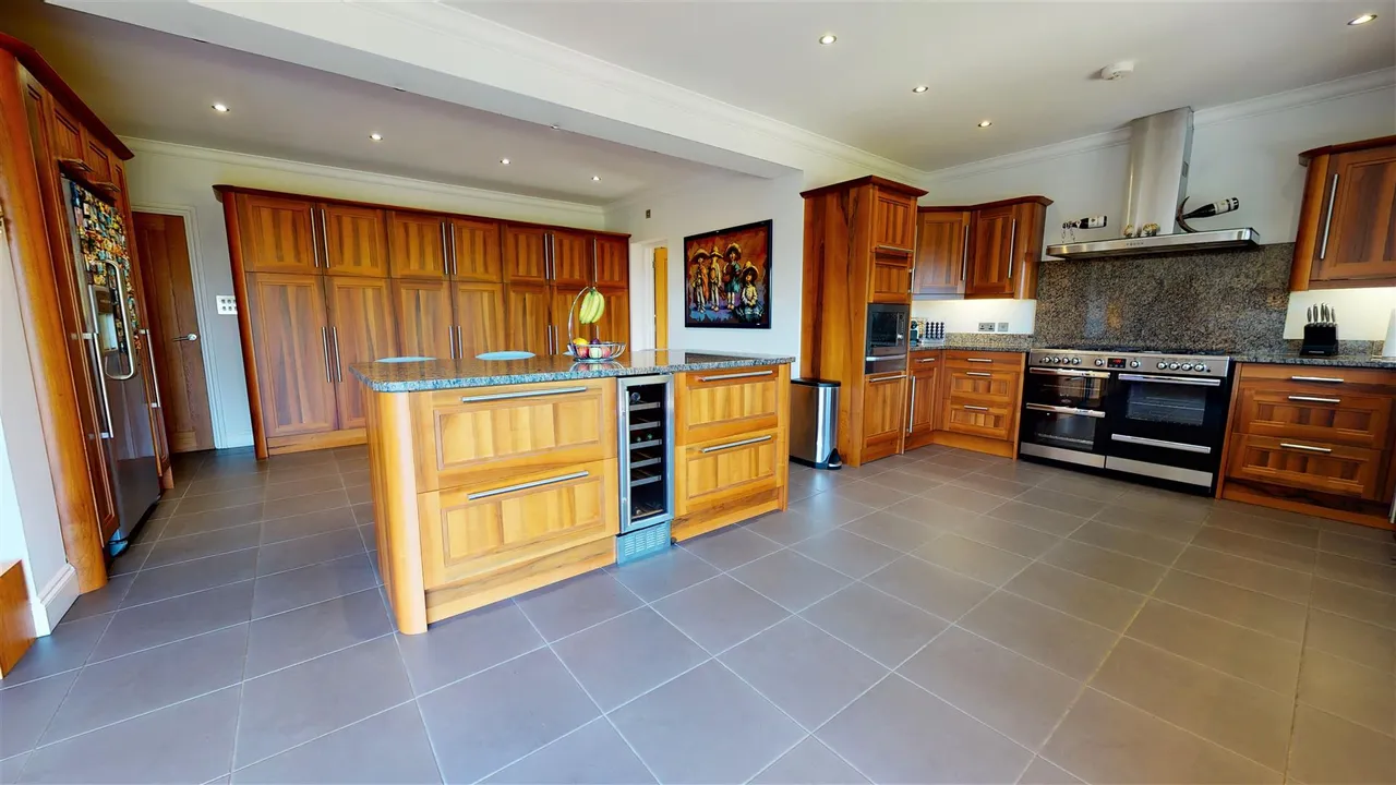 Hillcrest Road, Loughton, photo 7