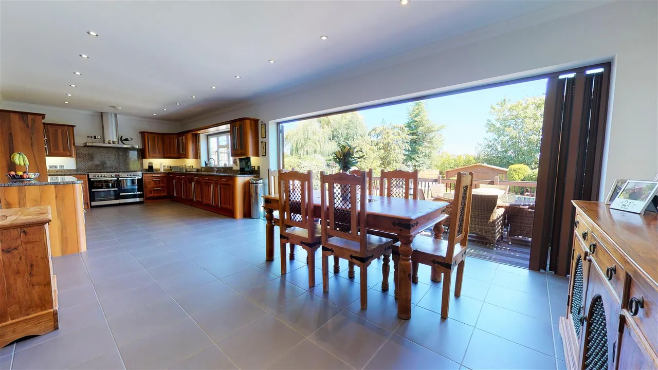 Hillcrest Road, Loughton, photo 6