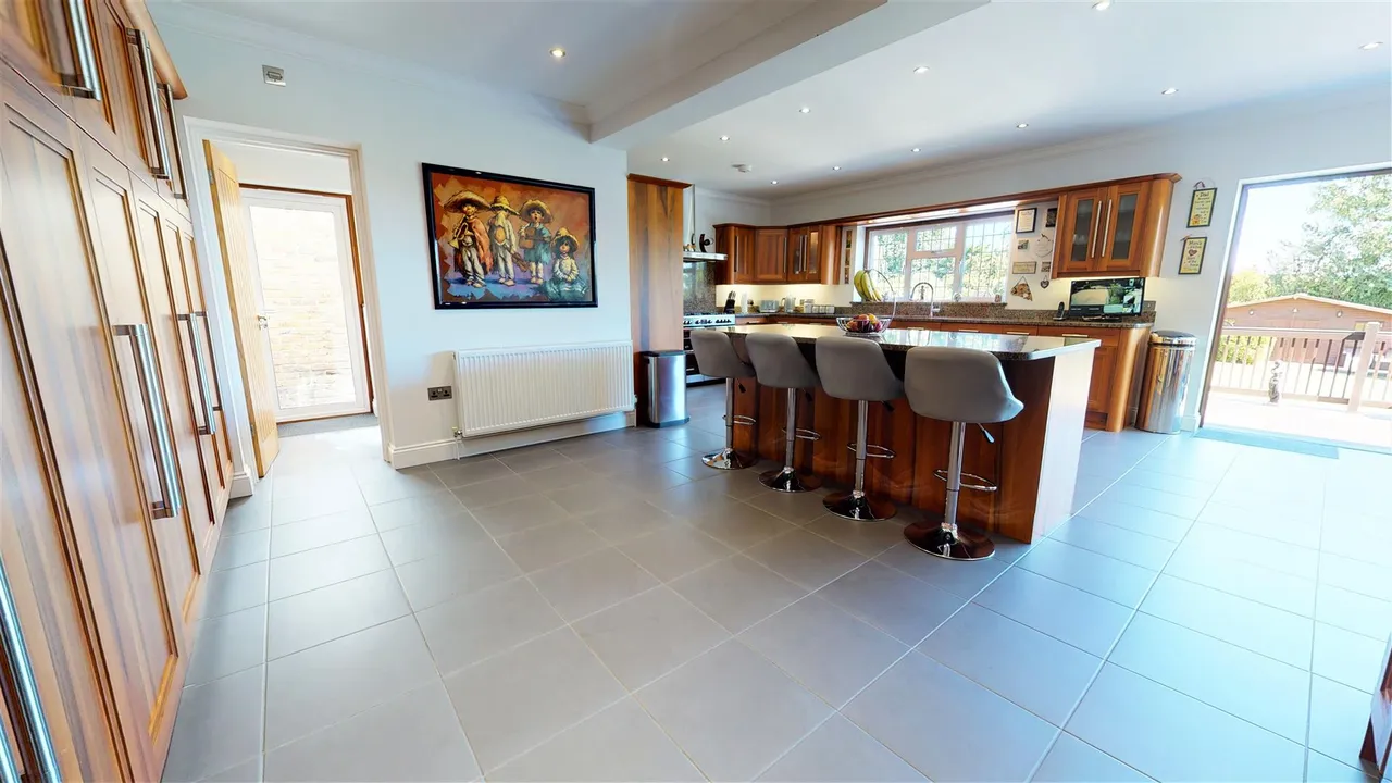 Hillcrest Road, Loughton, photo 5