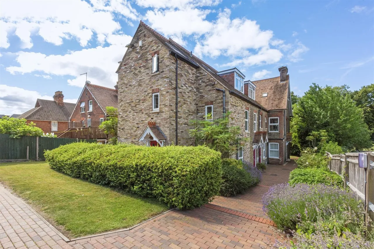 London Road, High Wycombe, HP11, photo 12