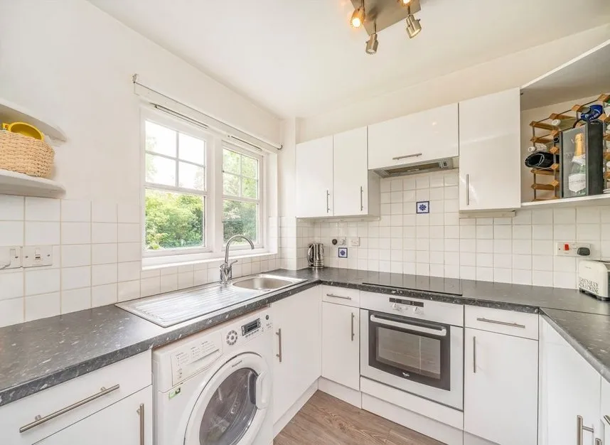 Fawcett Close, Streatham, SW16, photo 4