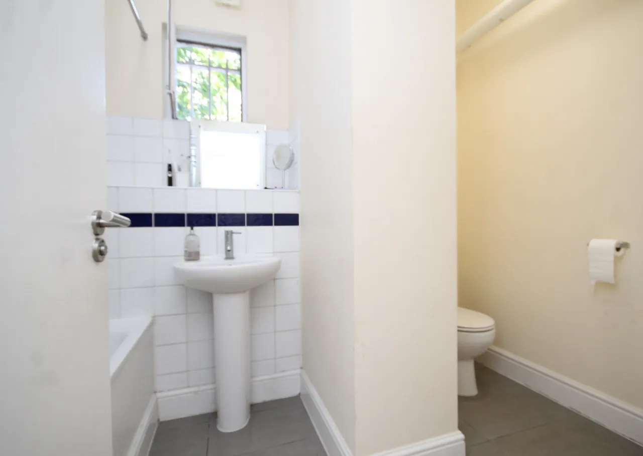 Seven Sisters Road, Islington, N7, photo 9
