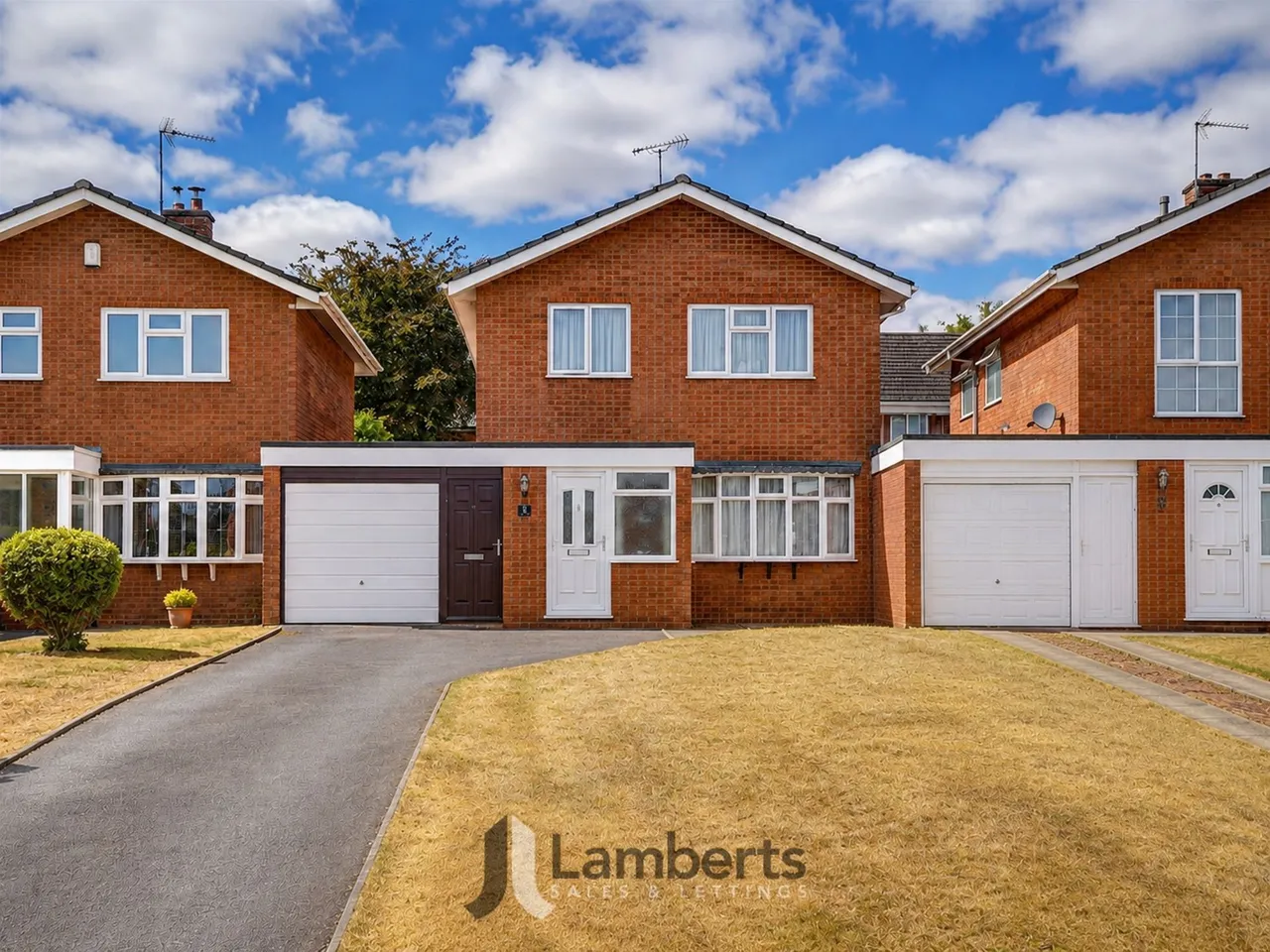 3 bed house for sale — 8 Albury Road, Studley