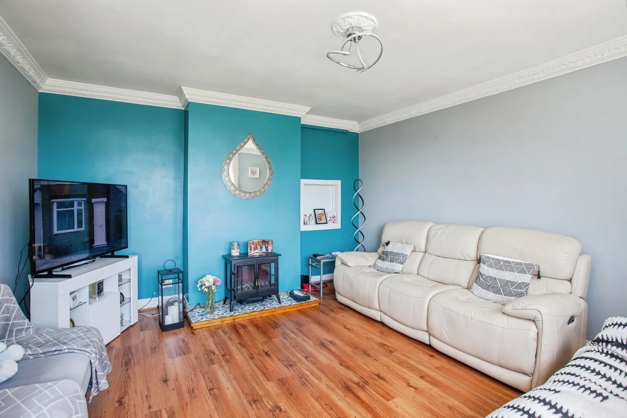 Turie Crescent, Sheffield, S5, photo 2